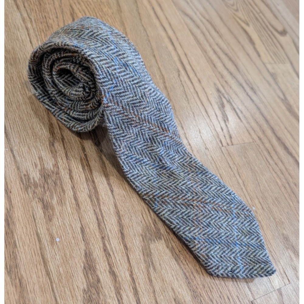Harris Tweed 100% Wool Tie Herringbone Tie Dark Beige Hand Woven Scotland NWT